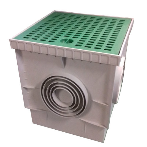 Műanyag rács, 30x30 cm, hatékony vízkezelés.